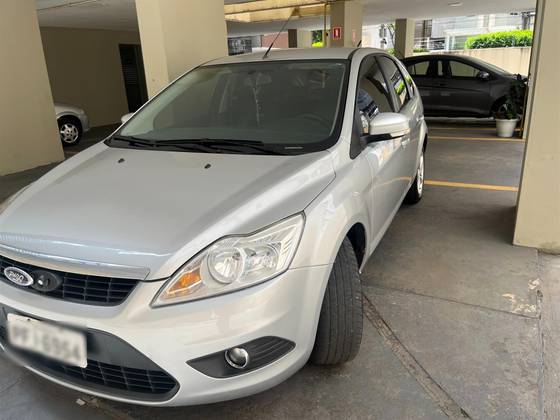 FORD FOCUS 1.6 GL 8V FLEX 4P MANUAL FORD FOCUS 1.6 GL 8V FLEX 4P MANUAL